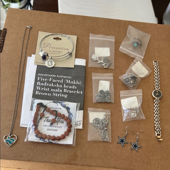 Jewelry bundle - Picture 1 of 3
